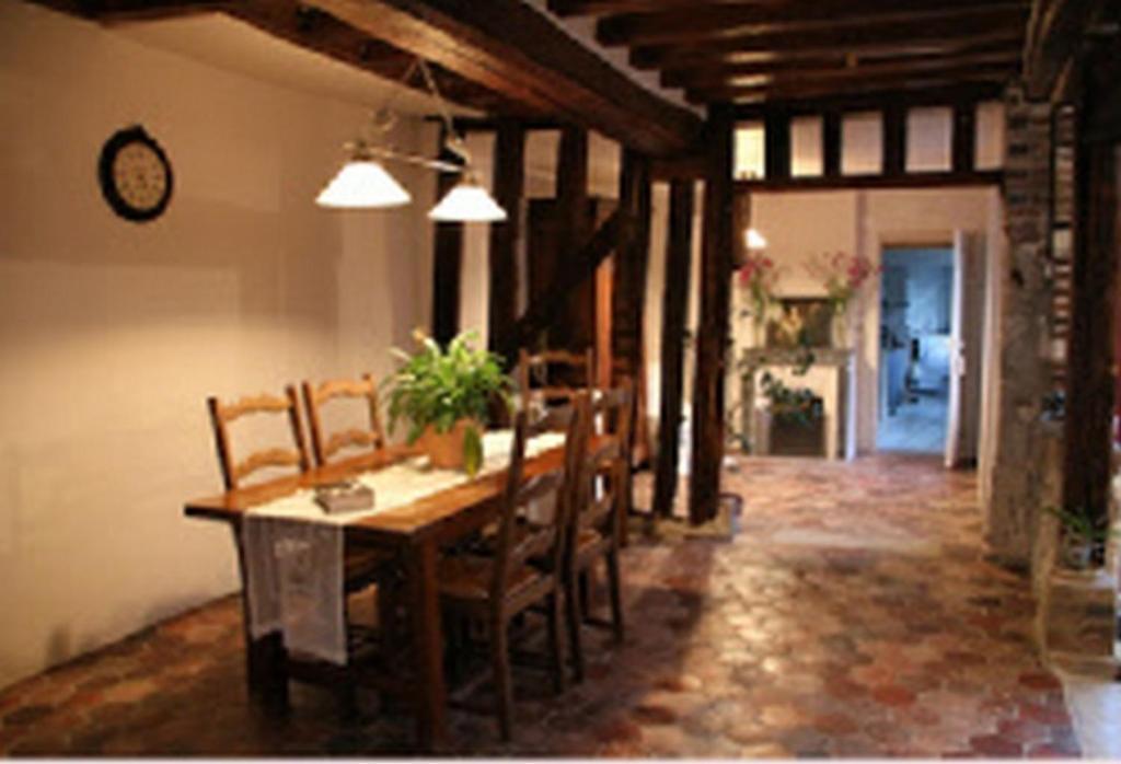 Bed and Breakfast Les 5 Санс Экстерьер фото
